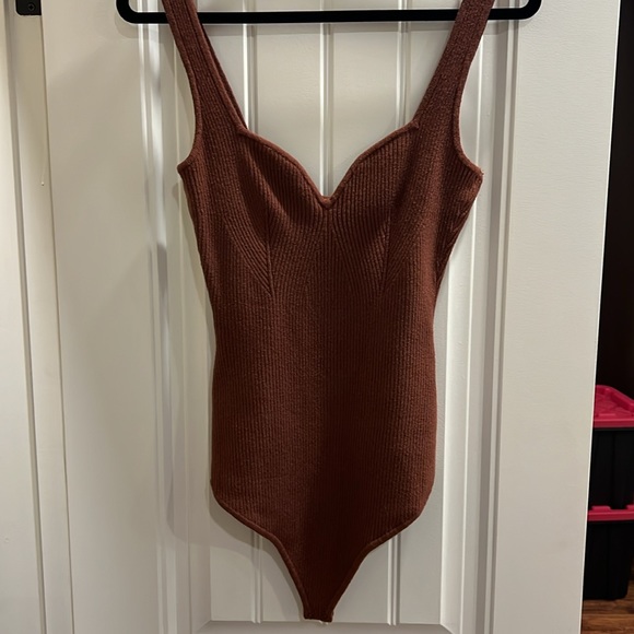 Sweetheart Knit Bodysuit - Picture 2 of 5